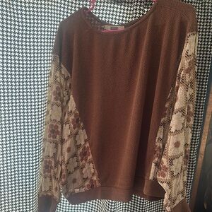 Gimmicks by BKE blouse, only worn a couple of times.